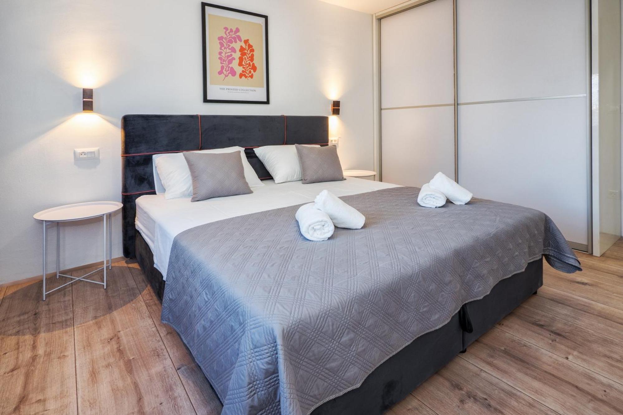 3-Bedroom Sea View Apartment - Balcony, Elevator - Spinut, Split Сплит Экстерьер фото